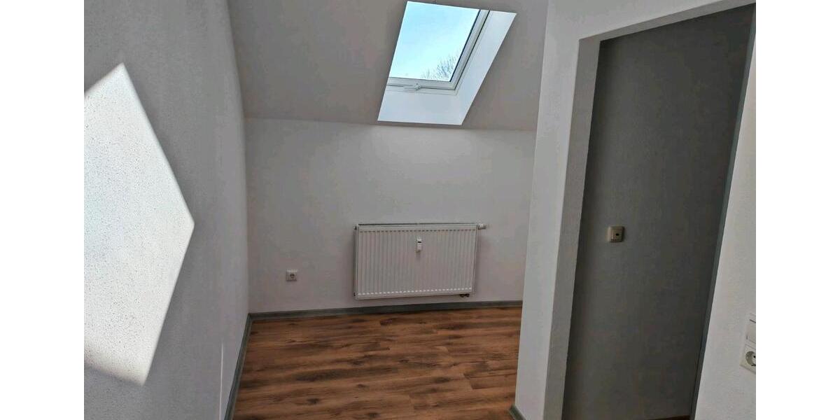 Dachgeschoßwohnung Leisnig - 3 Zimmer, 90 m&sup2;, 590&euro; | Angebot:24421120
