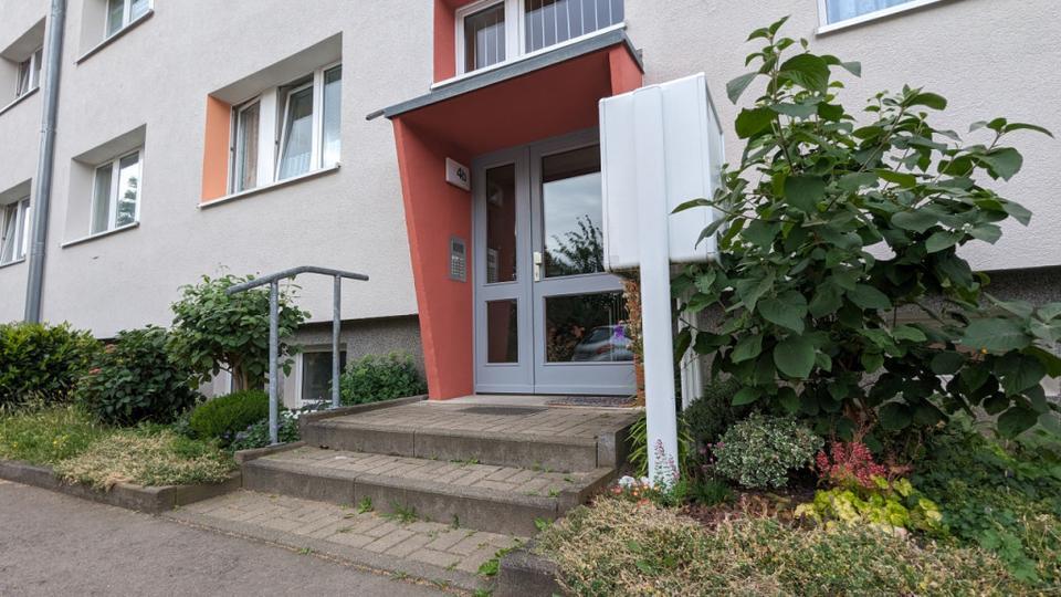 Sanierte 2-R.-Wohnung mit Balkon in ruhiger Stadtrandlage