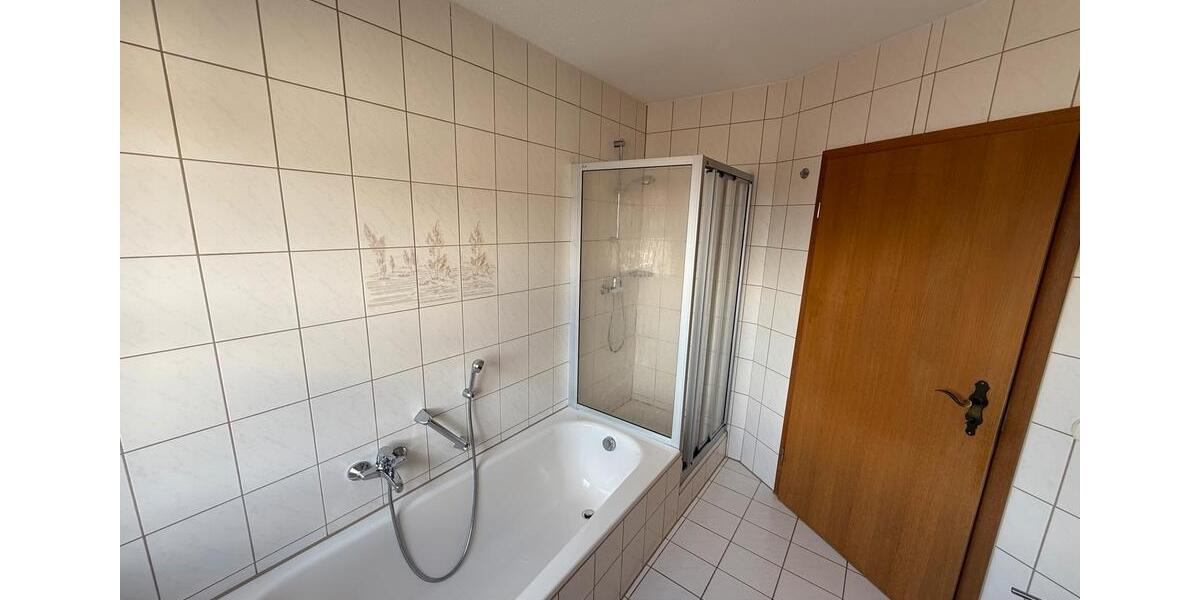 Etagenwohnung Hengersberg - 3 Zimmer, 72 m&sup2;, 650&euro; | Angebot:25550464
