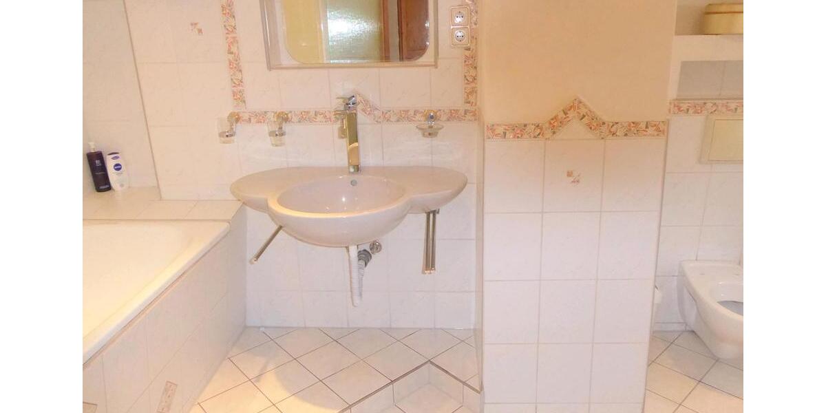 Wohnen auf Zeit Esslingen am Neckar Oberesslingen - 7 Zimmer, 240 m&sup2;, 590&euro; | Angebot:24660798