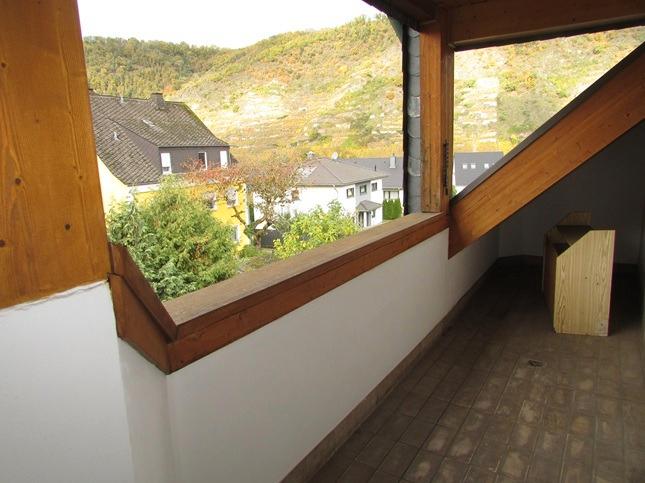 DieblichMosel: 3 ZKB-Wohnung mit zwei Balkone und Garage. 3 zimmer
