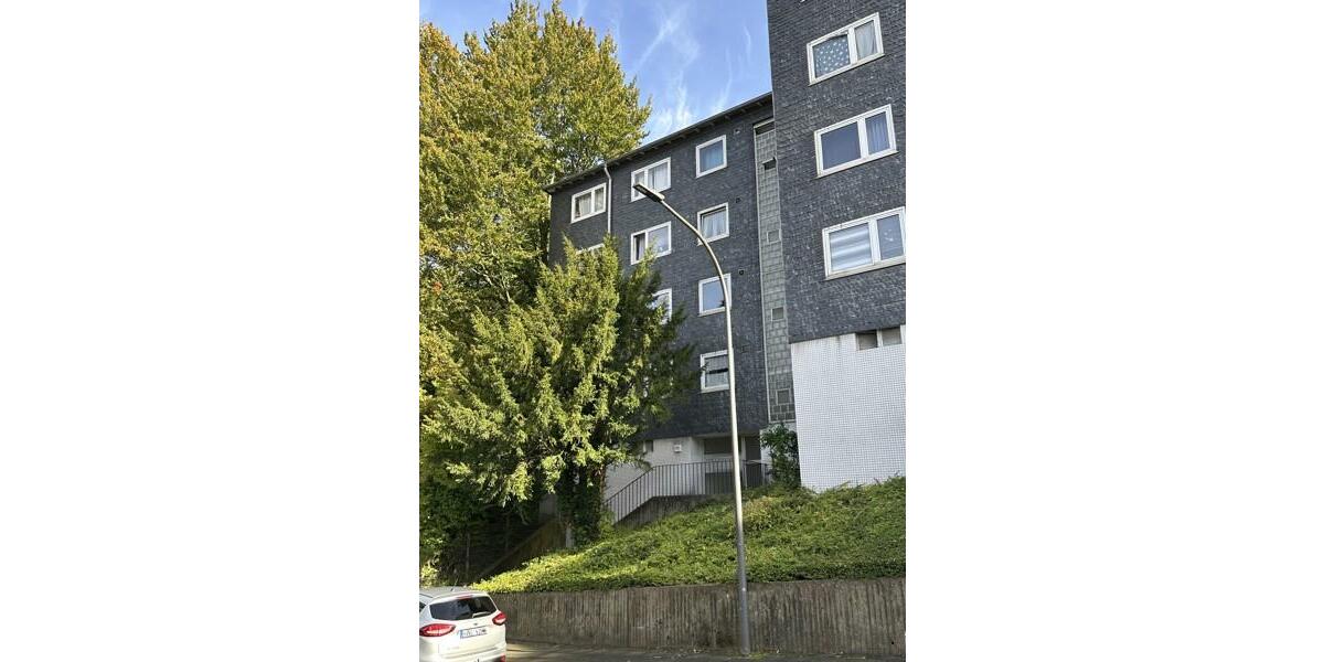 Frisch renovierte 4-Zi.-DG-Whg. mit neuem Tageslichtbad und Balkon 4 zimmer