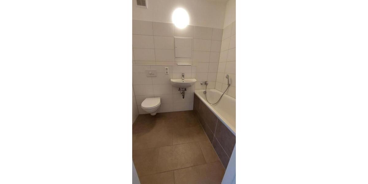 Etagenwohnung Bernsdorf - 1 Zimmer, 30 m&sup2;, 140&euro; | Angebot:23118134