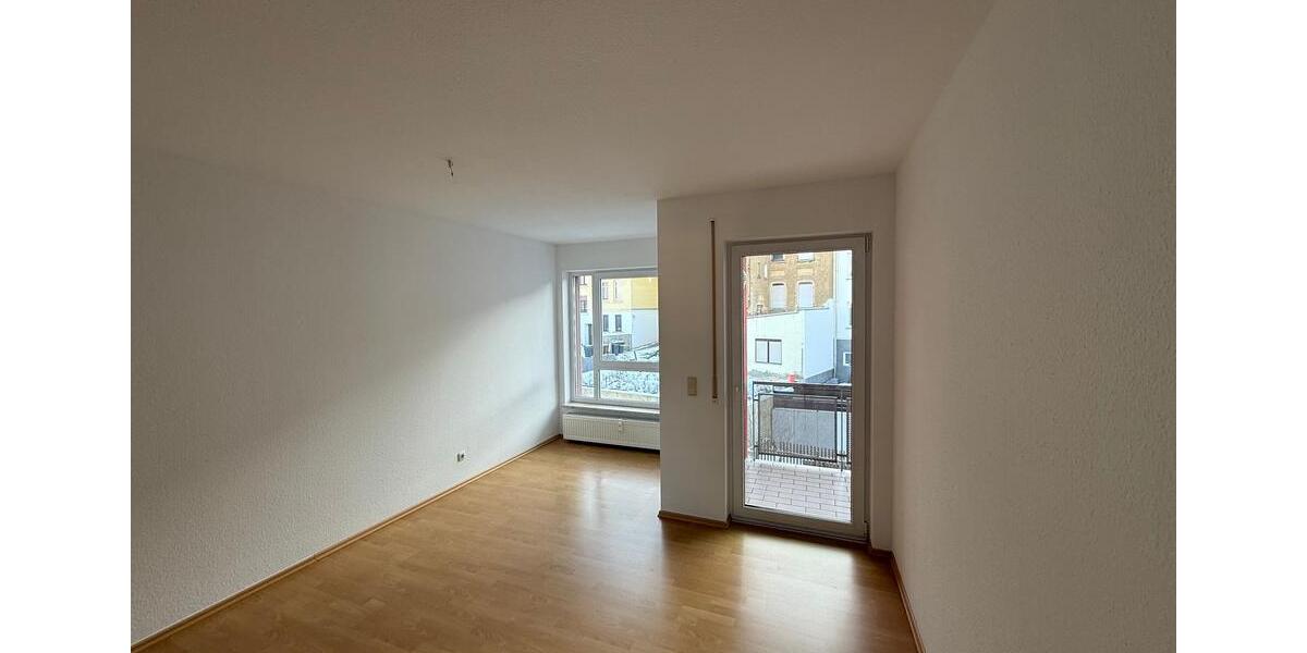 Superschöne, moderne DG-Wohnung mit Balkon und herrlichem Blick über Greiz 2 zimmer