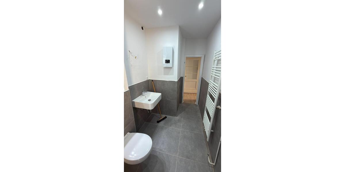 renovierte kernsanierte 4 Zimmer - Wohnung in Zentraumsnähe 4 zimmer