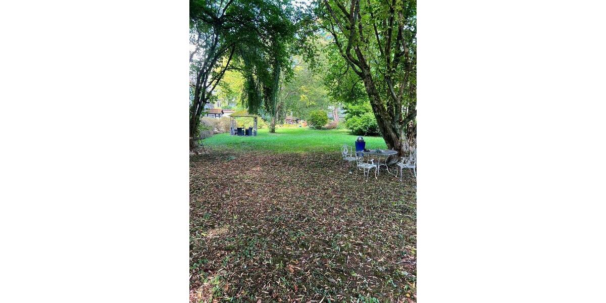 Einfamilienhaus Bad Pyrmont - 6 Zimmer, 240 m&sup2;, 1.500&euro; | Angebot:26193677