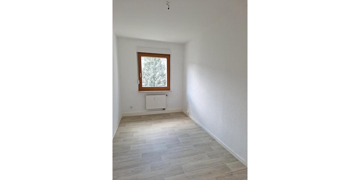 Etagenwohnung Eisenach - 4 Zimmer, 75 m&sup2;, 759&euro; | Angebot:25445786