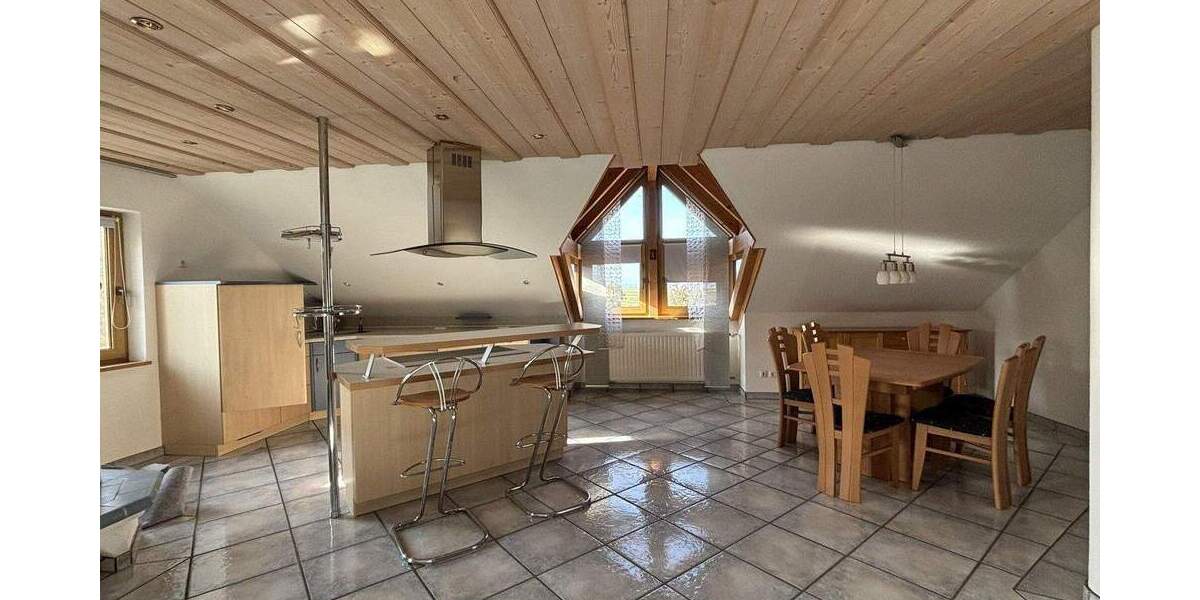 Etagenwohnung Sulzdorf Sternberg - 3 Zimmer, 120 m&sup2;, 770&euro; | Angebot:26162706