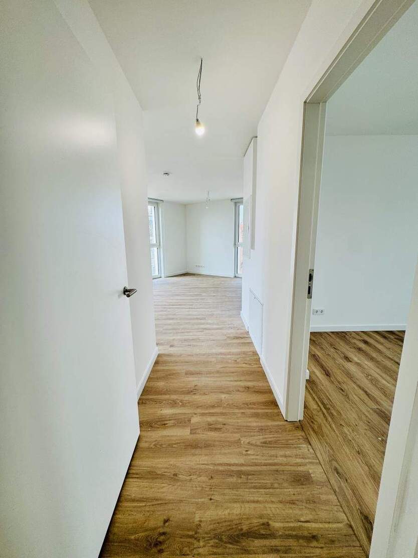 Charmante und Helle Wohnung mit großem Sonnenbalkon im Erstbezug! 2 zimmer