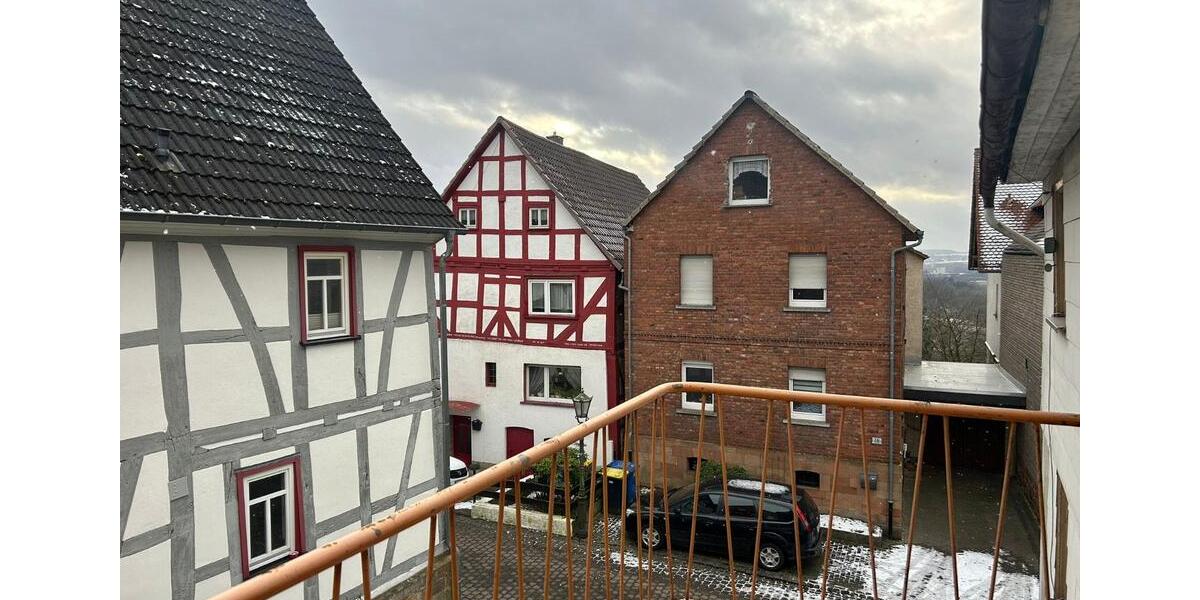 Schöne 4-Zimmer-Wohnung mit Balkon in Staufenberg 4 zimmer