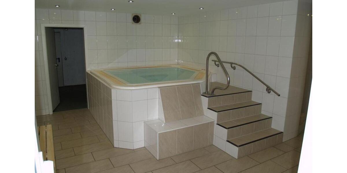 Dachgeschoßwohnung Pulheim - 2 Zimmer, 82 m&sup2;, 920&euro; | Angebot:26565259