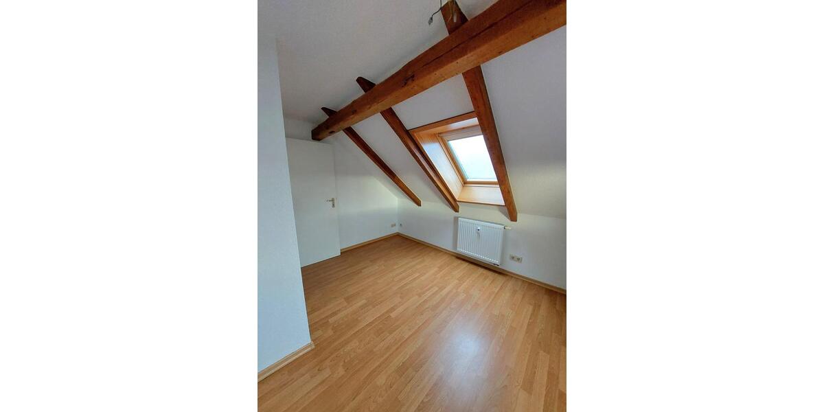 Dachgeschoßwohnung Großröhrsdorf - 3 Zimmer, 66 m&sup2;, 529&euro; | Angebot:24592773