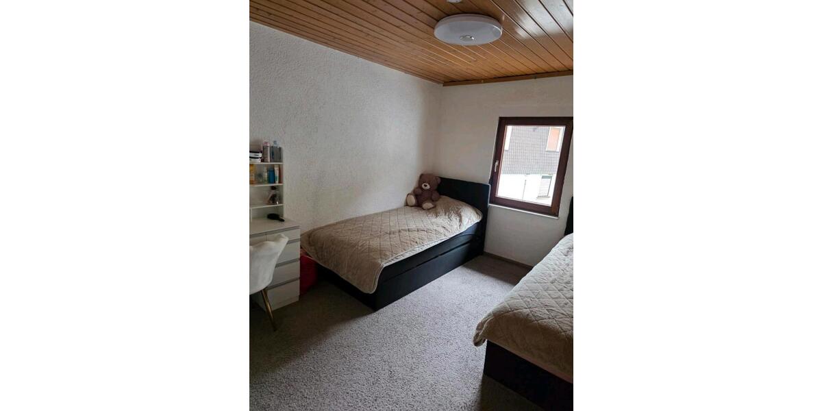 Etagenwohnung Gernsbach - 4 Zimmer, 94 m&sup2;, 1.150&euro; | Angebot:26148944