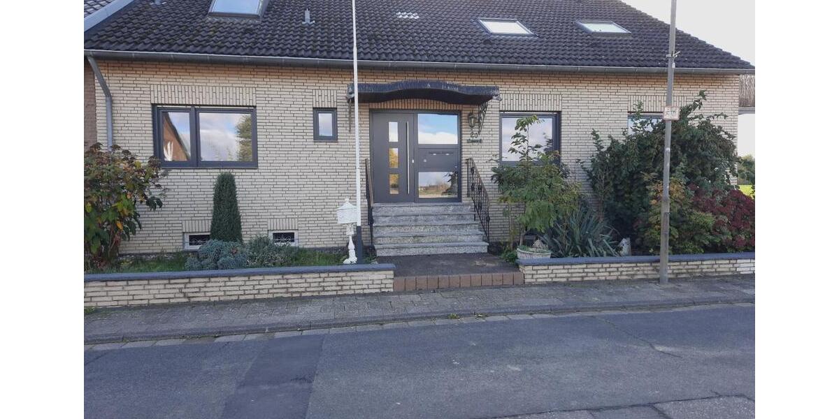 Haus EG Wohnung 140 m2 mit grossem Süd Garten in Rommerskirchen 5 zimmer