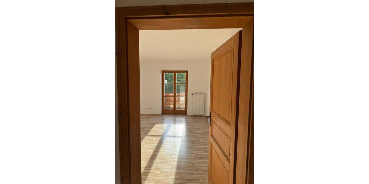 Etagenwohnung Königsdorf Osterhofen - 3 Zimmer, 80 m&sup2;, 950&euro; | Angebot:26791193