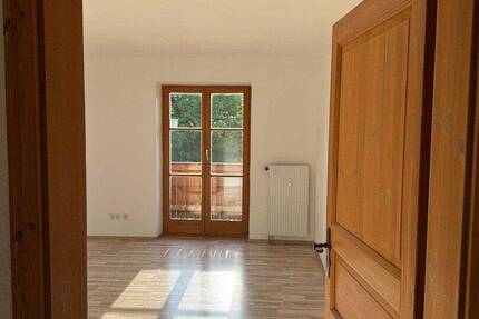 Wohnung Königsdorf Osterhofen - 3 Zimmer, 80 m&sup2;, 950&euro; | Angebot:26791193