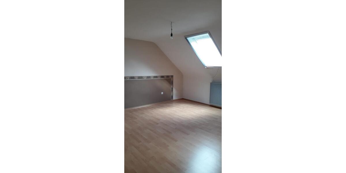 Dachgeschoßwohnung Schwalbach - 1 Zimmer, 110 m&sup2;, 750&euro; | Angebot:24689247