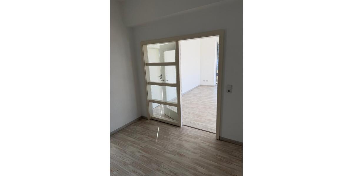Etagenwohnung Hüttlingen - 3 Zimmer, 100 m&sup2;, 950&euro; | Angebot:25641317