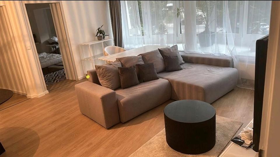 Möbliertes Appartement in Düsseldorf-Ludenberg.