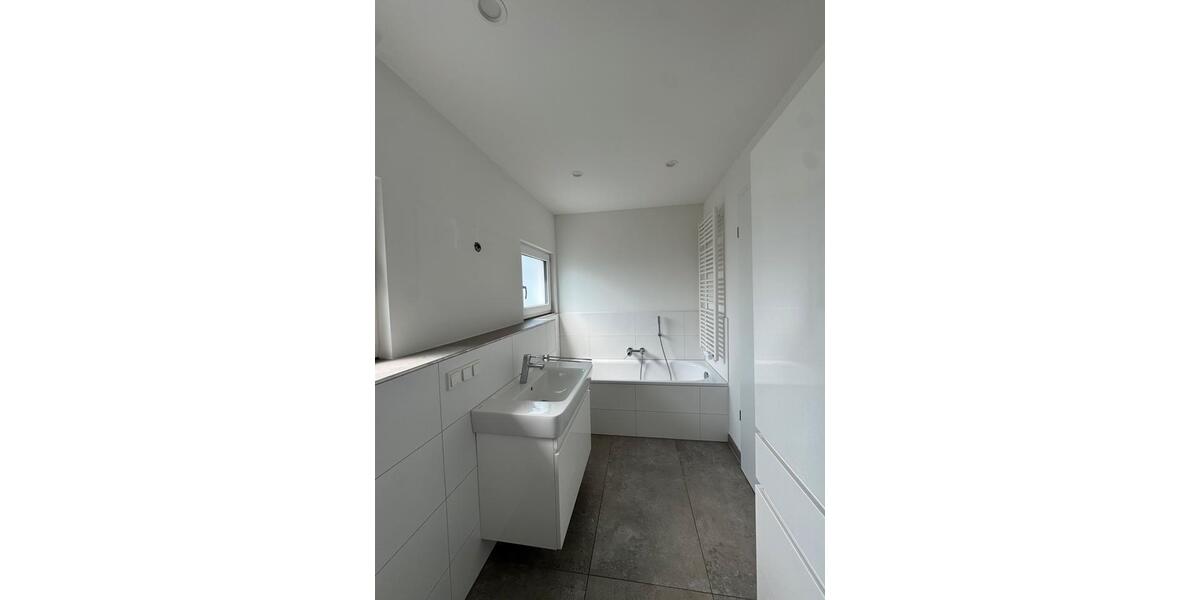 Einfamilienhaus Odenthal - 3 Zimmer, 124 m&sup2;, 1.600&euro; | Angebot:26560421