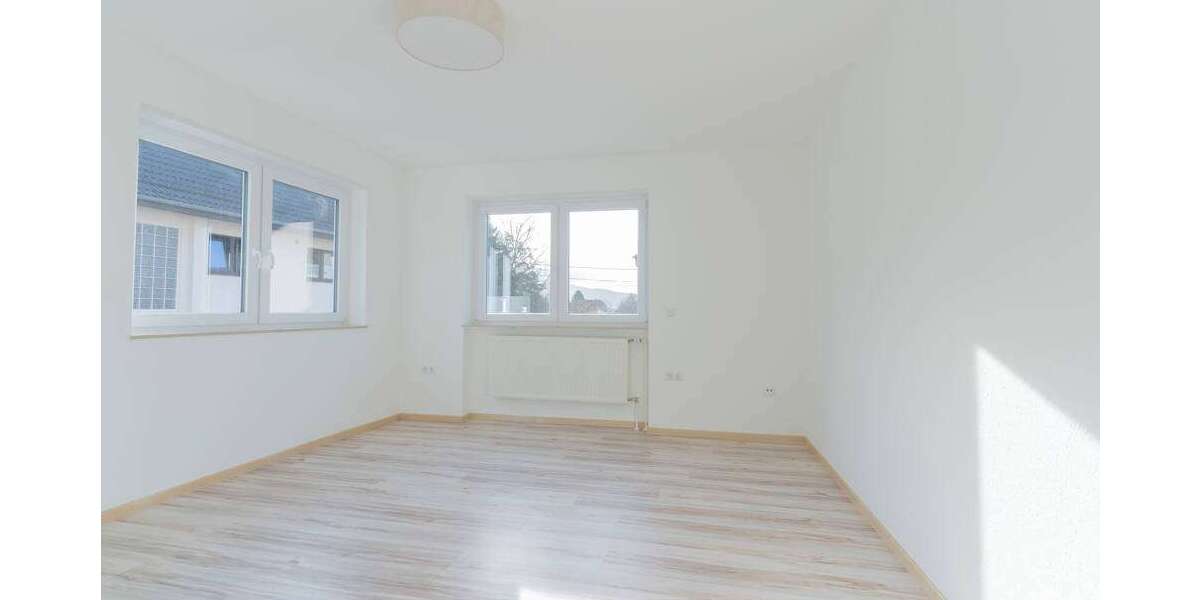 Etagenwohnung Dossenheim - 4 Zimmer, 102 m&sup2;, 1.600&euro; | Angebot:25108229