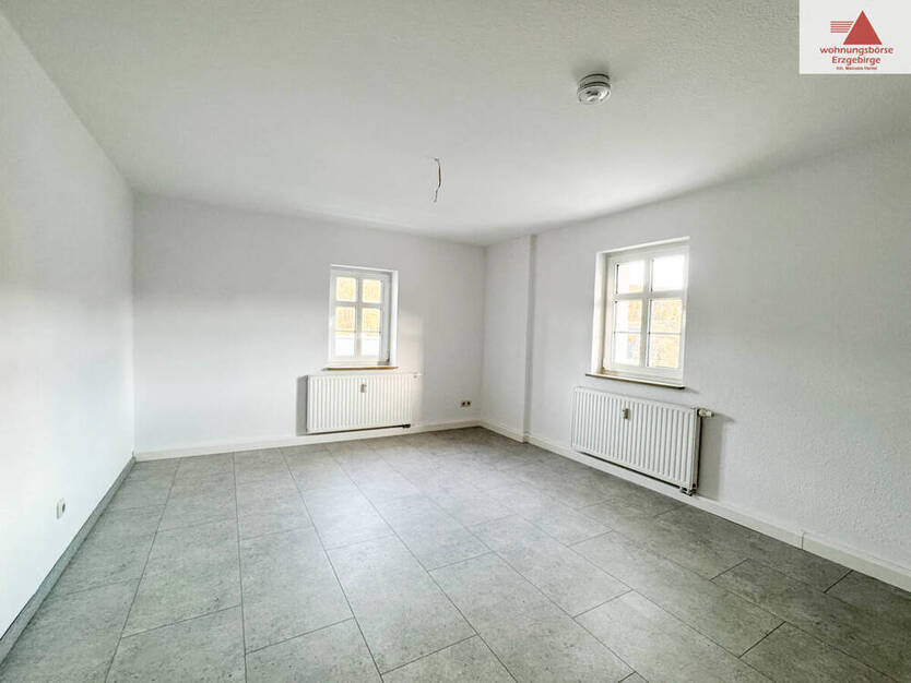 Großzügige, komplett sanierte 5-Raum-Wohnung mit zwei Bädern in Gornsdorf!!
