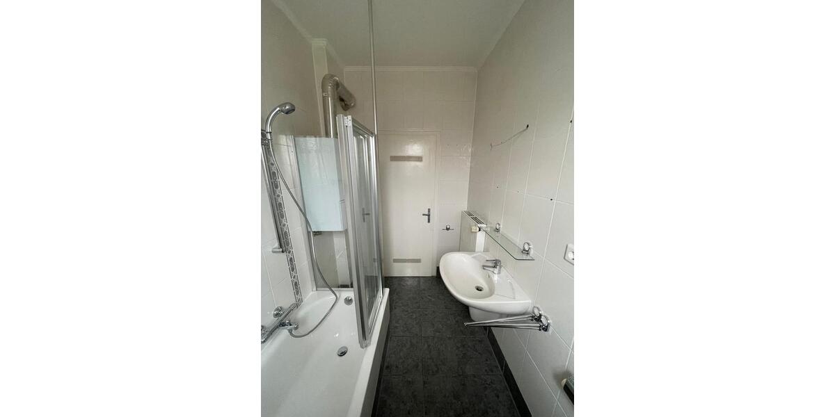 Etagenwohnung Moers - 3 Zimmer, 95 m&sup2;, 850&euro; | Angebot:25102255