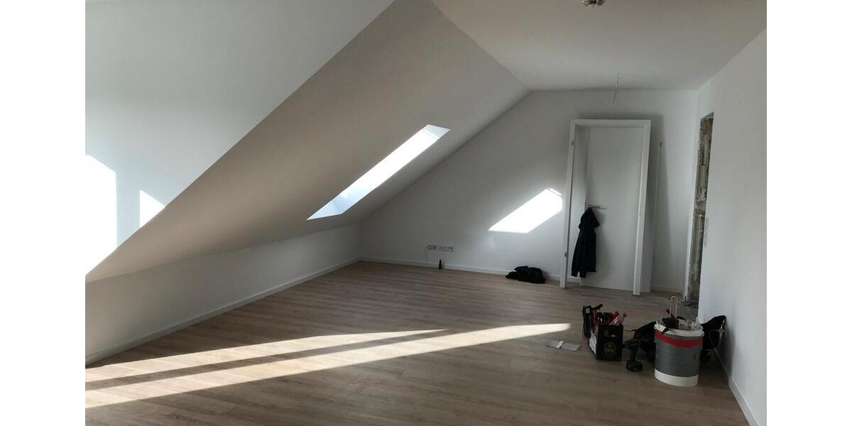 Dachgeschoßwohnung Bremen Hemelingen - 3 Zimmer, 80 m&sup2;, 1.250&euro; | Angebot:26035227