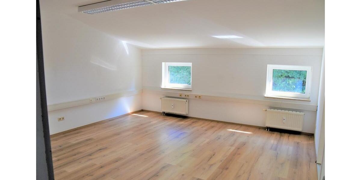 Gewerbeobjekt Karlskron - 1.000&euro; | Angebot:23120228