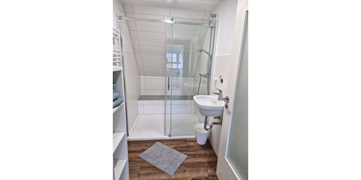 Dachgeschoßwohnung Kitzingen - 2 Zimmer, 86 m&sup2;, 1.200&euro; | Angebot:20935440