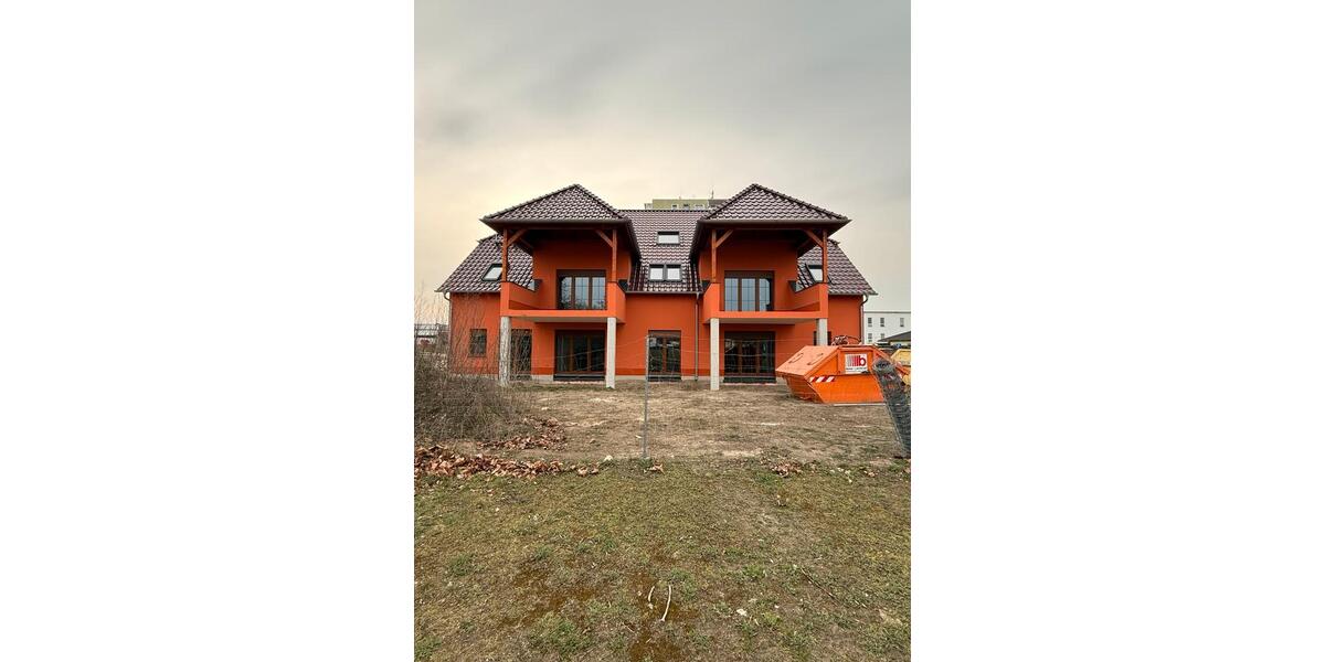 Etagenwohnung Eisenhüttenstadt - 3 Zimmer, 100 m&sup2;, 10&euro; | Angebot:26126216