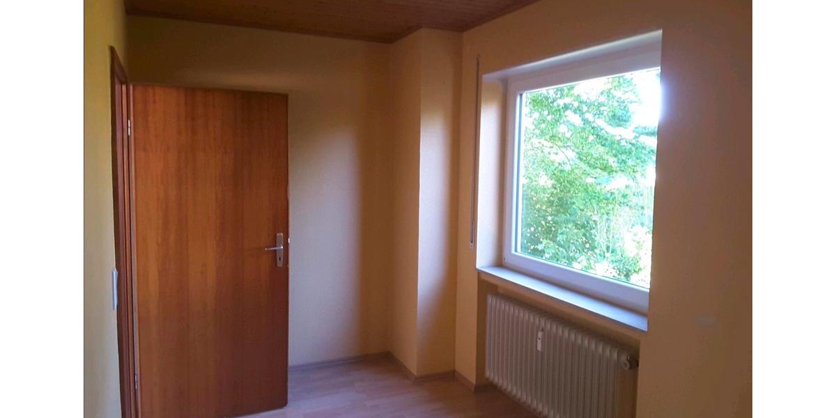 Helle 3-Zimmerwohnung mit Balkon, inkl. Küche und Stellplatz 3 zimmer