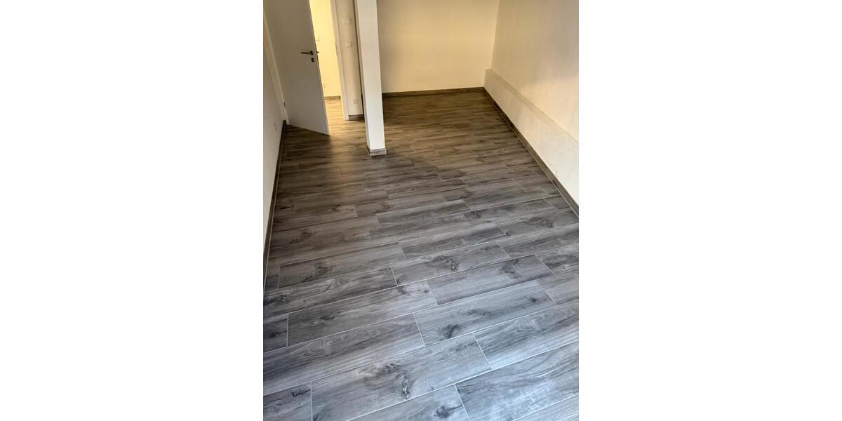 Erdgeschoßwohnung Villingen-Schwenningen Schwenningen - 4 Zimmer, 128 m&sup2;, 1.500&euro; | Angebot:26023737