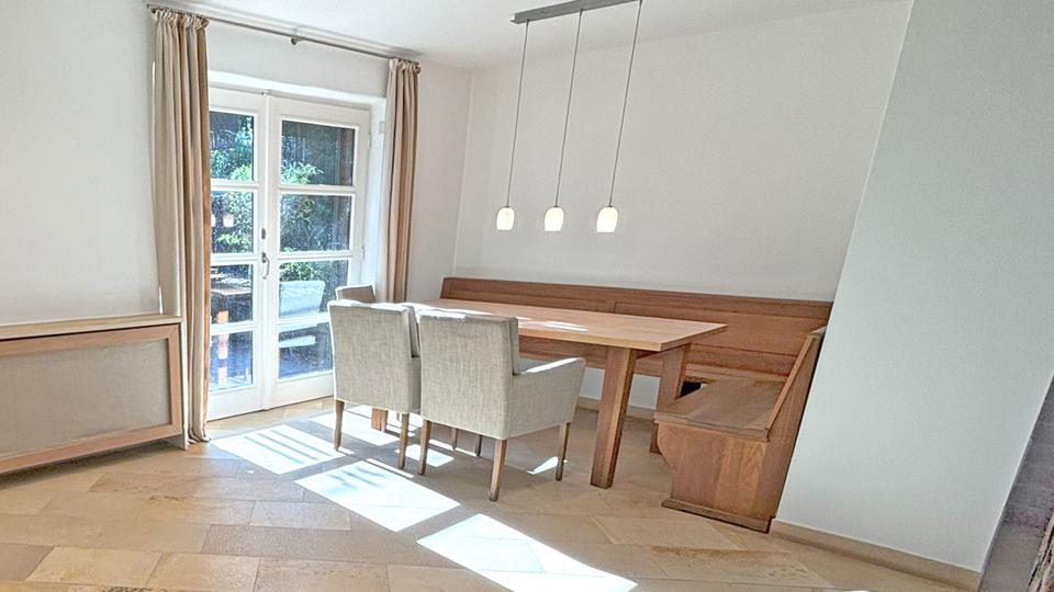 Zur Miete: Wohnhaus der Superlative am Jungbornpark! 7 zimmer