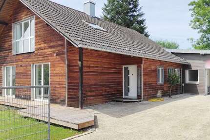 Haus zum Mieten in Eglharting 3.300 € 240 m²