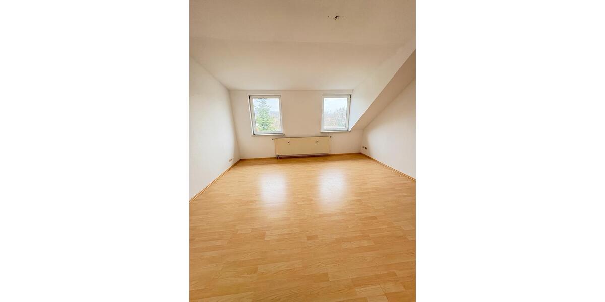 Dachgeschoßwohnung Sangerhausen - 2 Zimmer, 88 m&sup2;, 530&euro; | Angebot:23873326