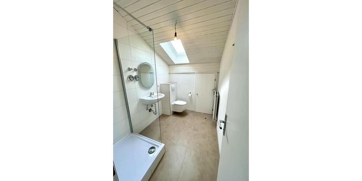 Dachgeschoßwohnung Bergen - 1.5 Zimmer, 64 m&sup2;, 890&euro; | Angebot:26613871
