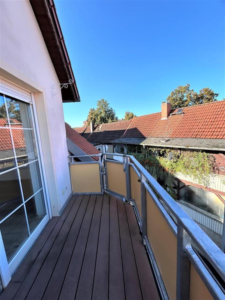 Wohntraum im Dachgeschoss! 4 Zimmer mit tollem Blick und 2 Balkonen zimmer