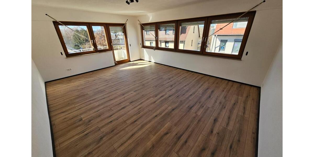 Etagenwohnung Herrenberg - 5 Zimmer, 26 m&sup2;, 700&euro; | Angebot:25990830