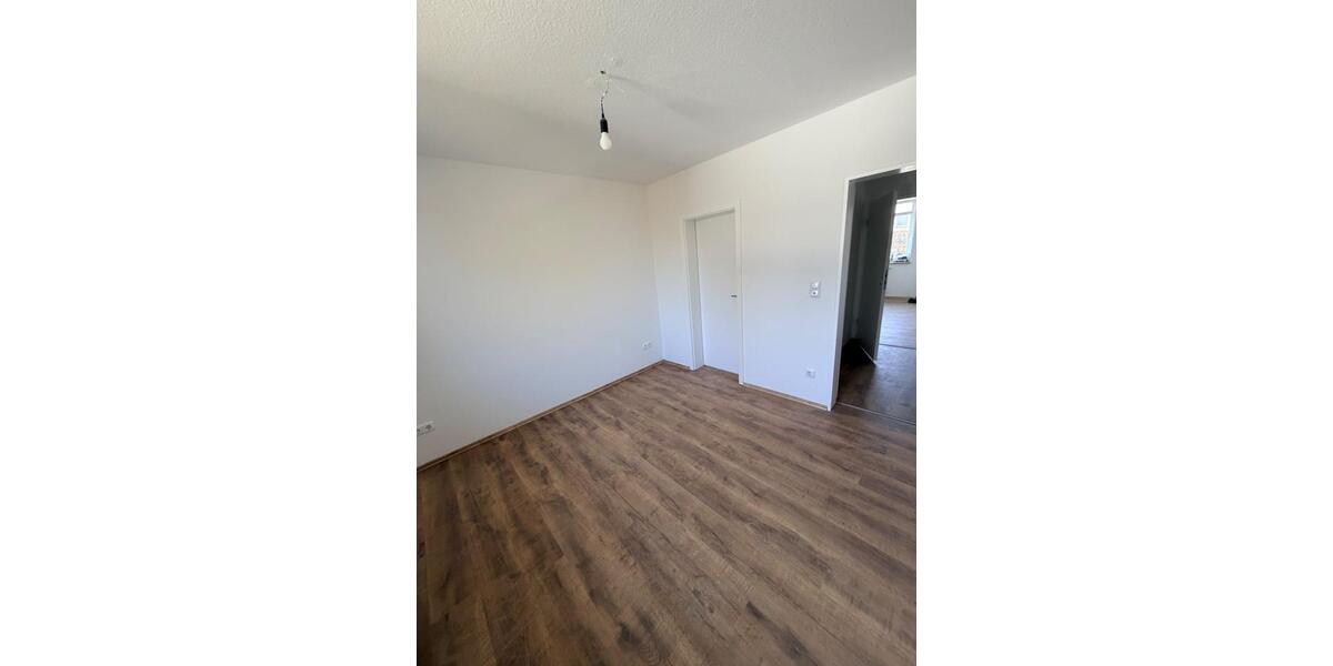 Doppelhaushälfte Bad Wünnenberg - 5 Zimmer, 190 m&sup2;, 1.600&euro; | Angebot:25844201