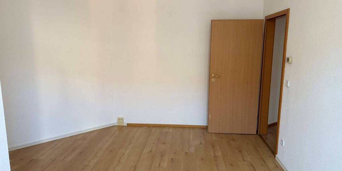 Etagenwohnung Plauen Stadtmitte - 2 Zimmer, 64 m&sup2;, 295&euro; | Angebot:26758862
