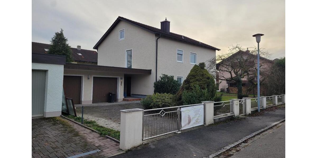 Einfamilienhaus Palling - 8 Zimmer, 2.200&euro; | Angebot:23250900