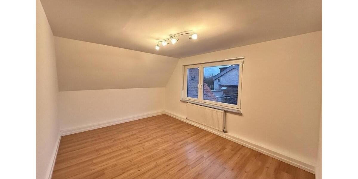 Dachgeschoßwohnung Rödinghausen - 3 Zimmer, 80 m&sup2;, 750&euro; | Angebot:25642604