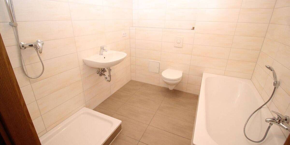 Etagenwohnung Niederfrohna - 2 Zimmer, 50 m&sup2;, 350&euro; | Angebot:26596621