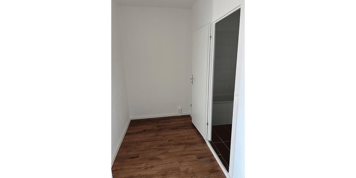 Etagenwohnung Saalfeld (Saale) - 3 Zimmer, 61 m&sup2;, 366&euro; | Angebot:25992445