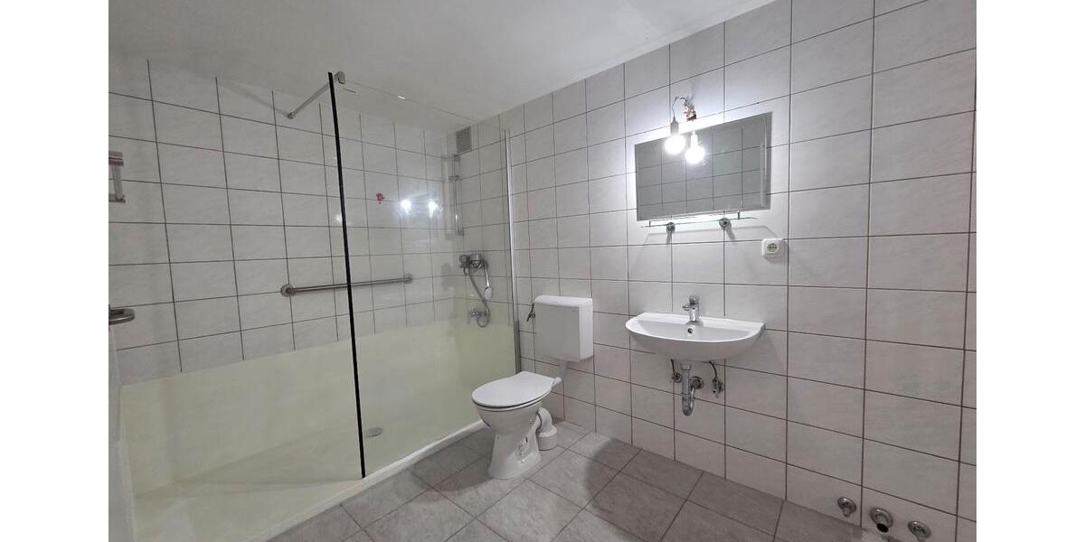 Etagenwohnung Saarbrücken Eschberg - 2 Zimmer, 73 m&sup2;, 694&euro; | Angebot:24700380