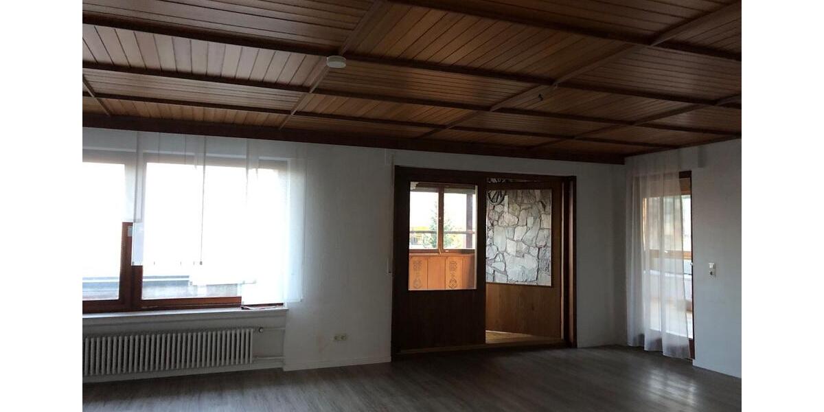 Etagenwohnung Aichhalden - 3 Zimmer, 190 m&sup2;, 1.200&euro; | Angebot:25905240
