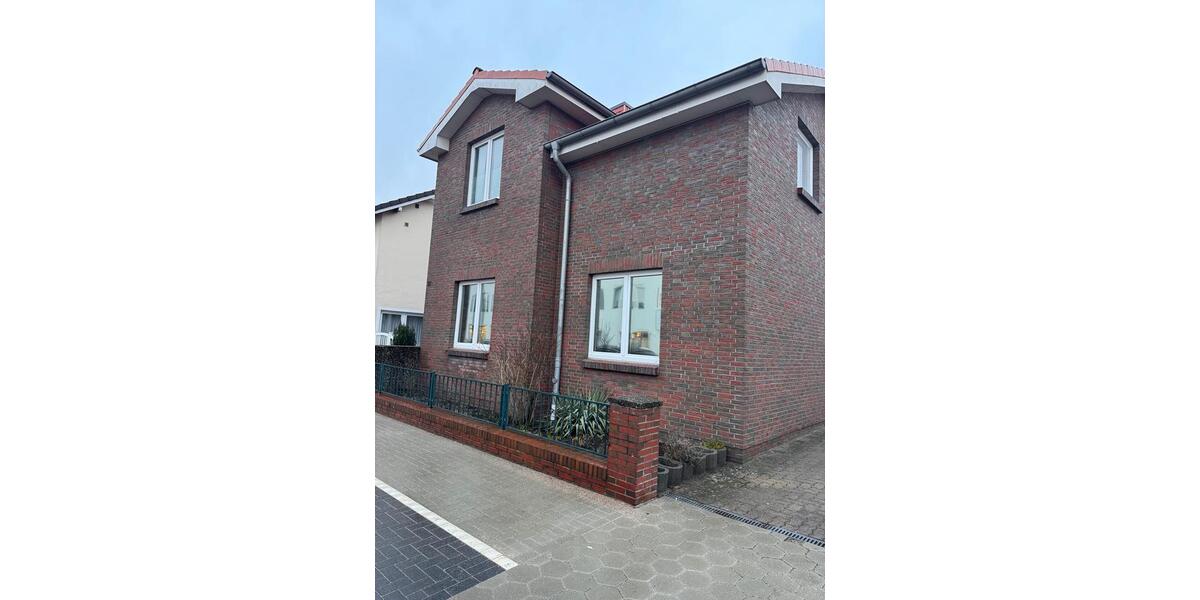 Dachgeschoßwohnung Uetersen - 3 Zimmer, 55 m&sup2;, 495&euro; | Angebot:25178698