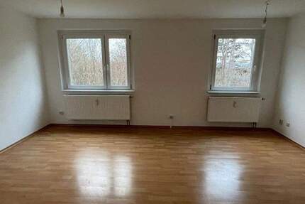 Ruhige Wohnungen im Grünen ?? - Katharinenweg 18, Apolda (30m²-80m²) 2 zimmer