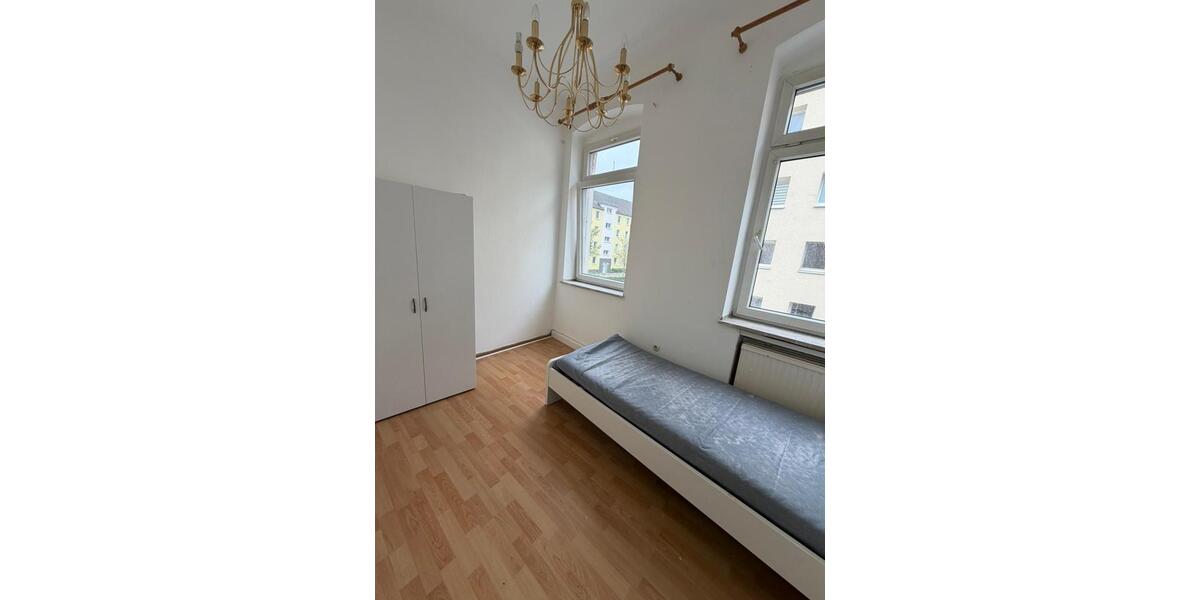 Etagenwohnung Köln Kalk - 4 Zimmer, 8 m&sup2;, 490&euro; | Angebot:26241625